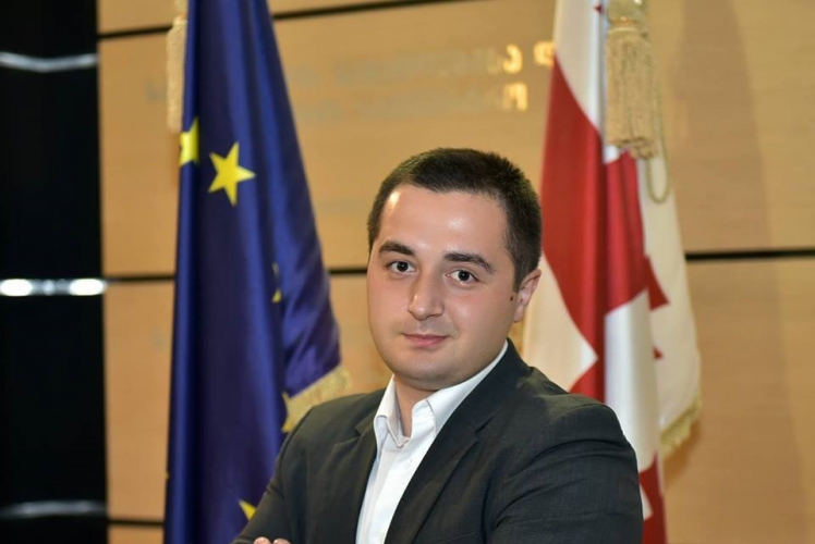 სუს-მა თბილისის მერიის თანამშრომელი -ოთარ აბესაძე დააკავა
