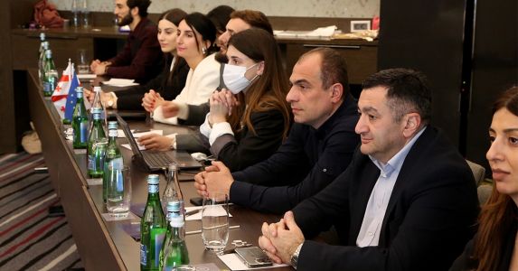 "მომავლის იურისტთა სკოლის" კურსდამთავრებულების სტაჟირება OK&CG-ში